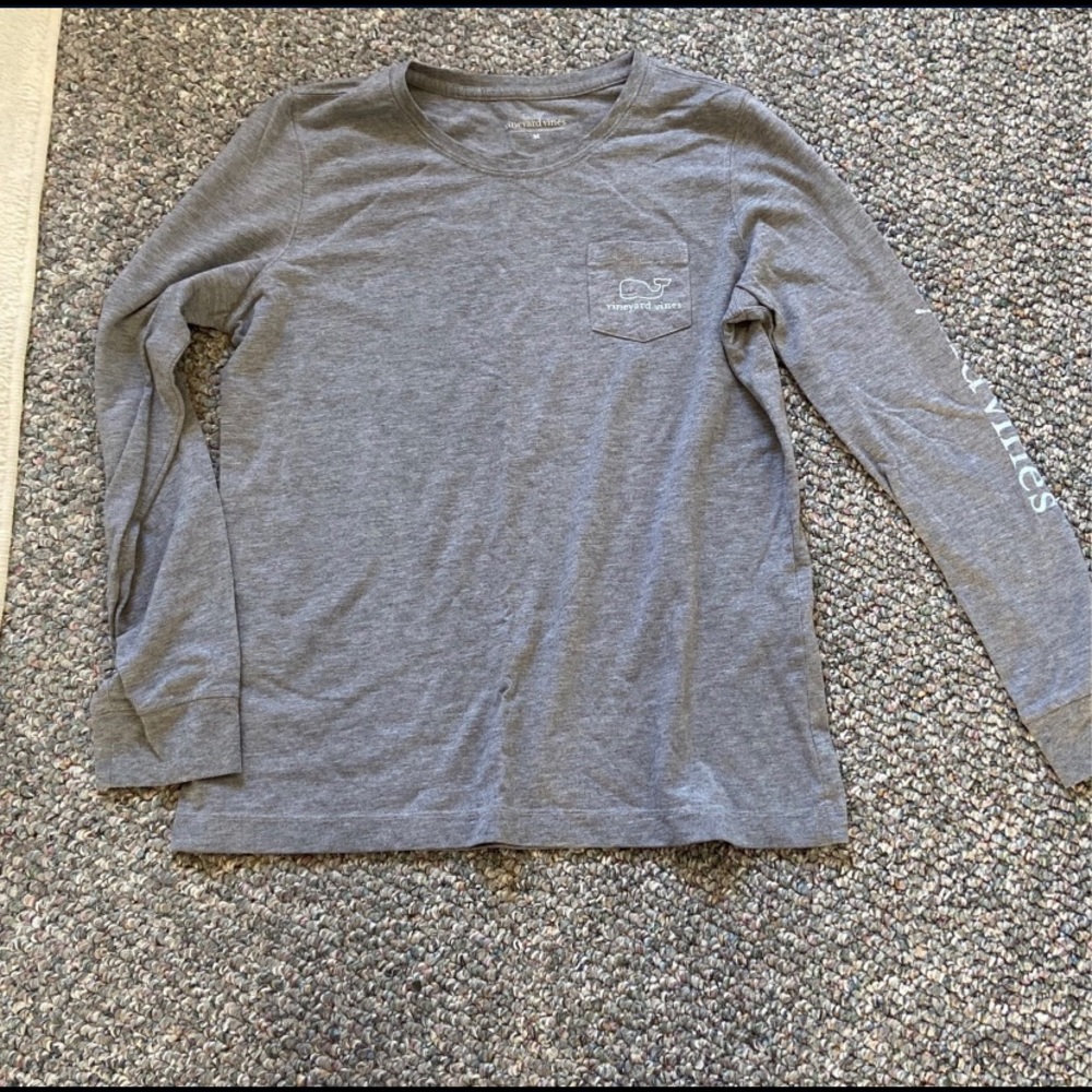 Vineyard Vines grey long sleeve tee(worn 3 times)